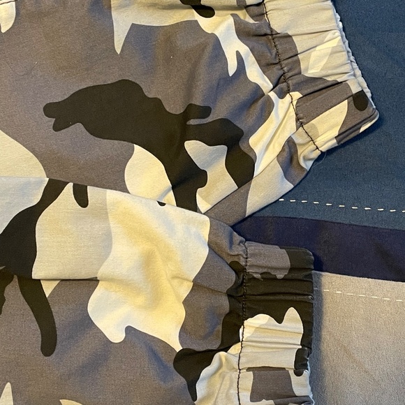 NWOT VIP Jeans Woman's Grey Black White Camo Stretch Denim - Picture 3 of 6